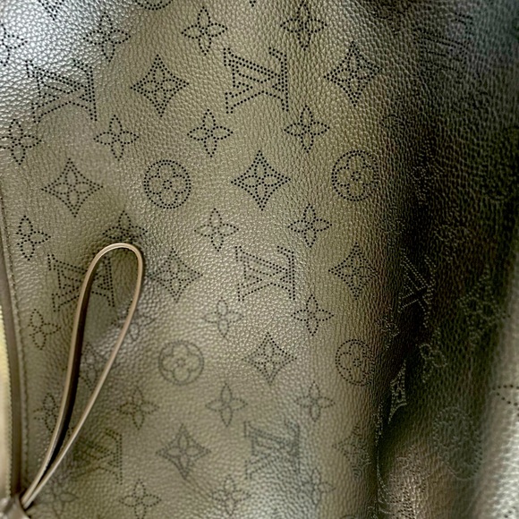 Louis Vuitton Beaub. Hobo MM Marina Noi - Picture 1 of 12